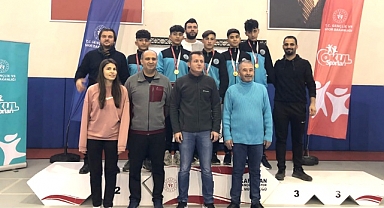 AYRANCI ÇOK PROGRAMLI ANADOLU LİSESİ BADMİNTONDA TÜRKİYE FİNALLERİNDE