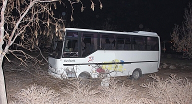 Karaman'da Servis Aracı Şarampole Uçtu