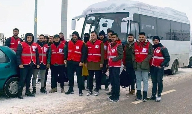 KMÜ, DEPREMZEDELERİN YANINDA