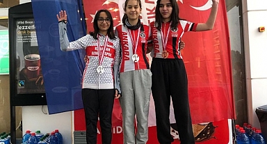 MİNİK BİSİKLETÇİLERİMİZ MADALYALARLA DÖNDÜ