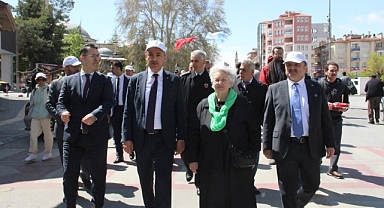 Hz. Mevlana için Karaman'dan Konya'ya Sevgi ve Barış yürüyüşü düzenlendi