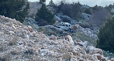 MERMER İŞÇİLERİNİ TAŞIYAN ARAÇ UÇURUMA YUVARLANDI