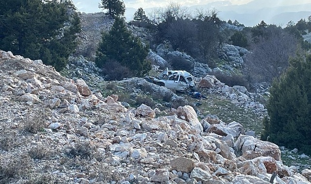 MERMER İŞÇİLERİNİ TAŞIYAN ARAÇ UÇURUMA YUVARLANDI