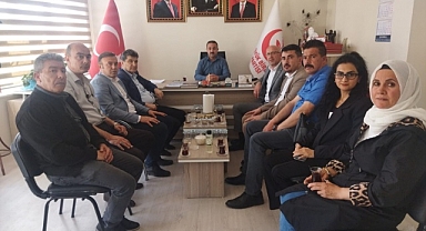 AK Parti Karaman İl Başkanlığı yönetimi 28 Mayıs seçimleri öncesinde Cumhur İttifakı üyesi Büyük Birlik Partisini ziyaret etti.