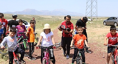 GENÇLİK HAFTASINDA BİSİKLETÇİLER YARIŞTI