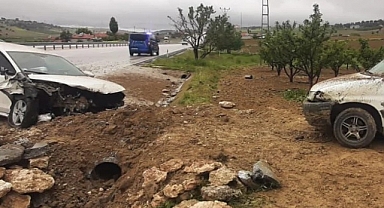 Karaman'da trafik kazası: 2'si 4 yaralı