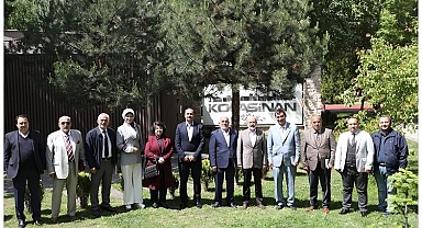 Ahmet Çolakbayrakdar muhtarlarla buluştu