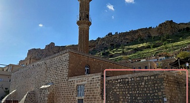 Artuklu Meliki'nin mezarında 'tarihi' bekleyiş