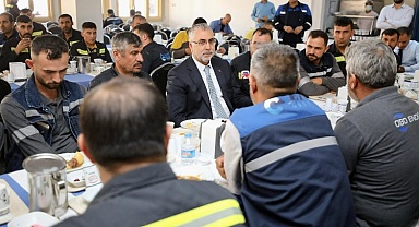 Bakan Işıkhan, Mardin’de işçilerle yemek yedi