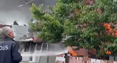 Düzce'de tek katlı ev küle döndü!