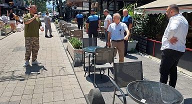 İzmit Zabıtası'ndan kaldırım işgali denetimi