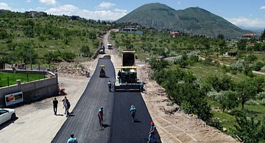 Kayseri Talas'ta asfalt çalışması sürüyor