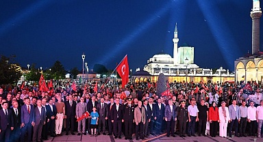 Konyalılar Mevlana Meydanı'nda toplandı