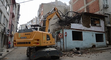 Bursa Osmangazi’de metruk temizlik
