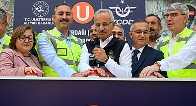Türkiye'nin en uzun demiryolu tünelinde ışık gözüktü