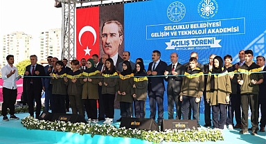 Bakan Tekin Konya'da eğitim ve spor tesisleri açılışları yaptı