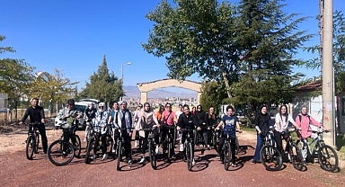 ÖĞRENCİLER DOĞA VE SAĞLIK İÇİN PEDAL ÇEVİRDİ
