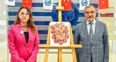 DOÇ. DR. SEDA DİLAY'IN CUMHURİYET TEMALI KİŞİSEL SERAMİK SERGİSİ AÇILDI