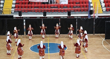 Karaman'ı Gençlik ve Spor İl Müdürlüğü Halk Oyunları ekibi temsil edecek