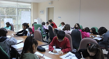 GENÇLİK MERKEZİ’NDE KARAKALEM EĞİTİMLERİ DEVAM EDİYOR