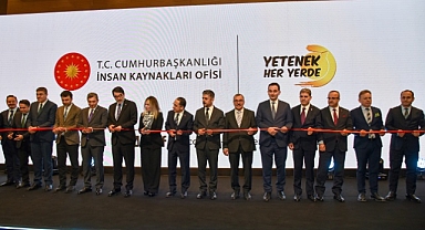 REKTÖR GAVGALI VE KMÜ ÖĞRENCİLERİ GÜNEY KARİYER FUARINA KATILDI