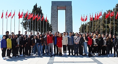 KMÜ ÖĞRENCİLERİDEN ÇANAKKALE ŞEHİTLİĞİ'NE ZİYARET
