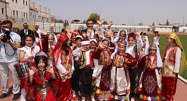 23 NİSAN ULUSAL EGEMENLİK VE ÇOCUK BAYRAMI TÖRENLERLE KUTLANDI