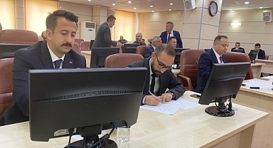 KARAMAN'DA İL GENEL MECLİSİ BAŞKANLIĞI SEÇİMİNİ CHP - AK PARTİ İTTİFAKI KAZANDI