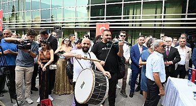 Bursa'da davullu zurnalı sözleşme sevinci