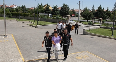 Karaman'da uyuşturucu operasyonunda gözaltına alınan 4 şüpheli tutuklandı