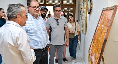 KMÜ ÖĞRETİM ÜYESİ TEKİN BAYRAK'TAN KÜLTÜREL İZ-LER RESİM SERGİSİ