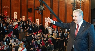 Destici Uyardı: Eğer İsrail bugün durdurulmazsa yarın Türkiye'nin bir bölgesini de sınırlarına katmak için harekete geçecektir