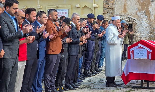 KAZIMKARABEKİR’DE GÖZYAŞLARIYLA UĞURLANDI