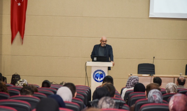 KMÜ’den “Eğitici Bir Aktör Olarak Medya” Semineri