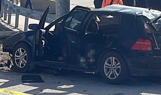 Karaman-Konya Yolunda Feci Kaza: Bariyerlere Saplanan Otomobilde 2 Kişi Hayatını Kaybetti