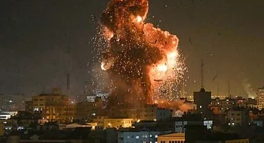 İran, ABD ve İsrail’i vurdu