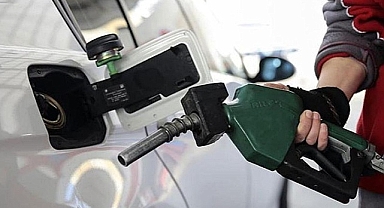 Akaryakıta Çifte Zam: Motorin ve Benzin Fiyatları Yükseldi