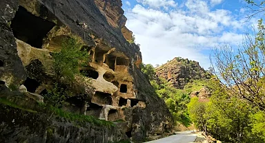 Gabar’da çifte keşif! Petrolün yanında 7 katlı 'Apartman Mağara' dikkat çekiyor (Özel Haber)