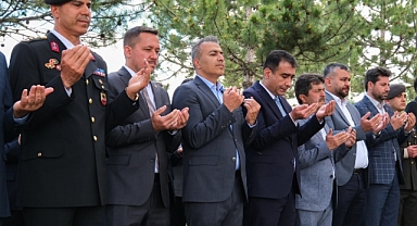 Karaman'da Bayram Arifesinde Şehitlik Ziyareti