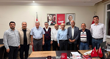 CHP Karaman İl Başkanlığı'nda Önceki Dönem İl Başkanlarıyla Toplantı Düzenlendi