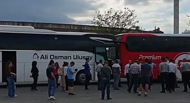 Düzce Otogarı’nda iki yolcu otobüsü çarpıştı