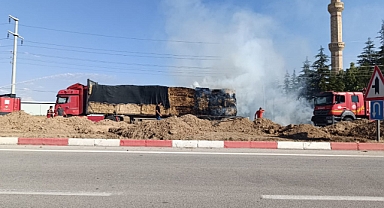 EREĞLİ YOLUNDA KORKUTAN YANGIN: BALYA YÜKLÜ TIR ALEV ALDI!