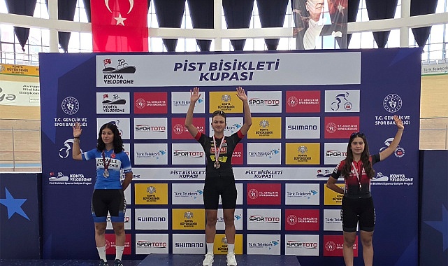KONYA PİSTİNDE YAĞMUR ECRİN ÇOLAKOĞLU RÜZGÂRI ESTİ