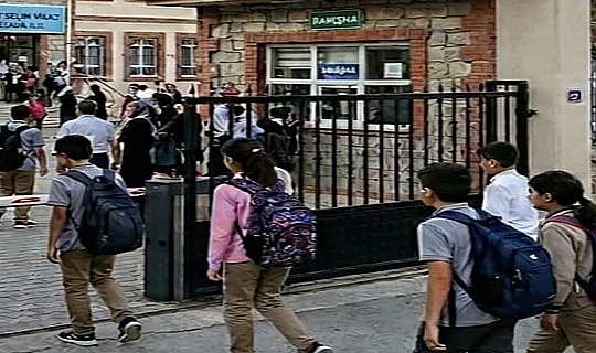 MEB’den 81 ile yeni eğitim yılı genelgesi: Kayıt ücreti, cep telefonu ve önlük düzenlemesi