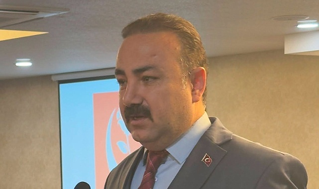 Bir Gün Önce Eleştirdi, Bir Gün Sonra Teşekkür Etti