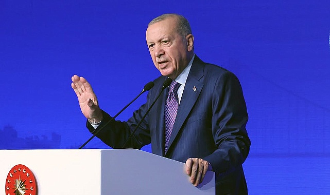 Erdoğan: “Biz hizmet üretiyoruz, laf değil”