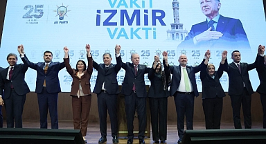 İzmir Büyükşehir Belediye Başkanı Cemil Tugay AK Parti'ye Katıldı