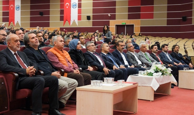 İmam Hatipliler Gecesinde Dikkat Çeken Katılım: CHP İl Başkanı Yusuf Baştuğ da Protokolde Yer Aldı