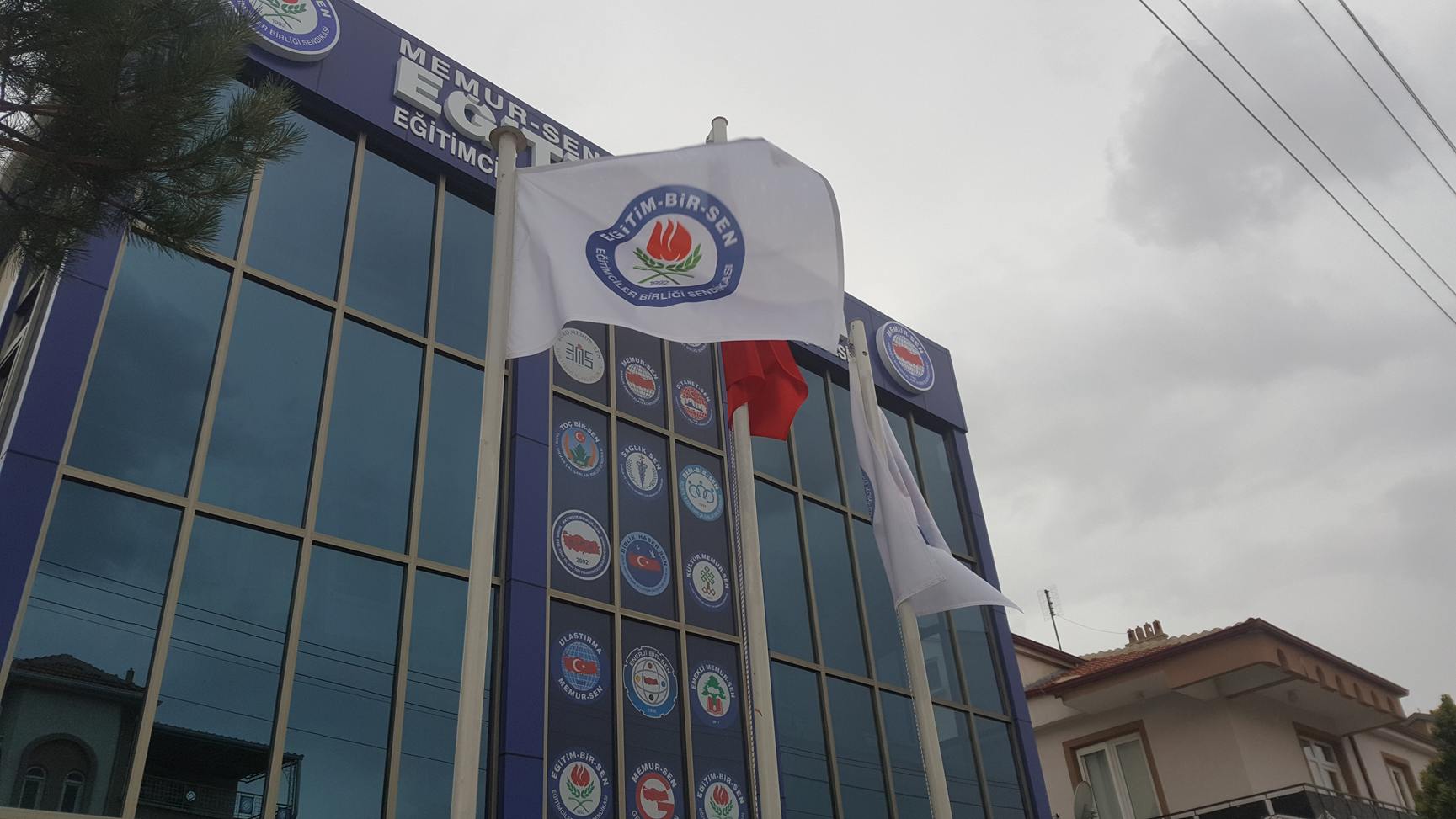 EĞİTİM-BİR-SEN'DEN EĞİTİM SİSTEMİNE UYARI: SORUNLAR BÜYÜYOR