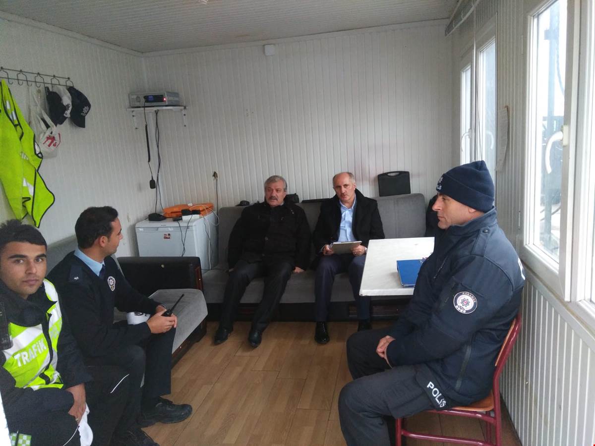 Vali Fahri Meral, jandarma ve emniyet uygulama noktalarını ziyaret etti